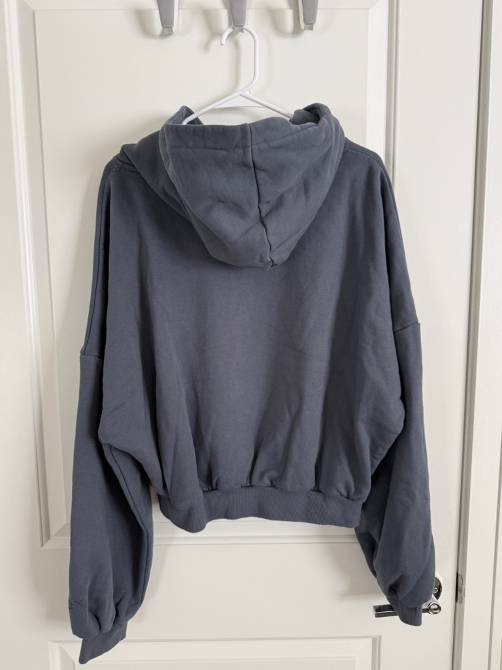 POPFLEX Cropped Cloud Hoodie - Picture 2 of 5